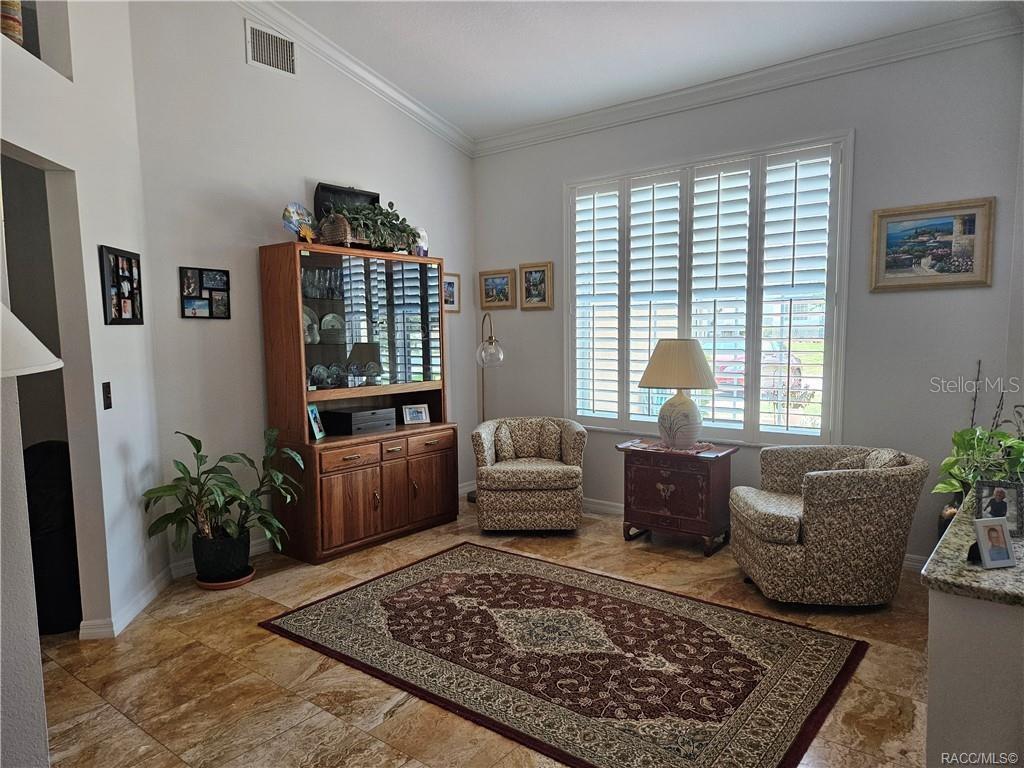Listing photo id 2 for 4755 El Camino Drive