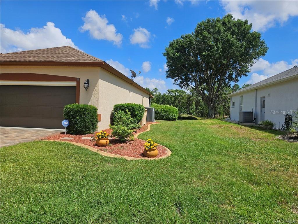 Listing photo id 40 for 4755 El Camino Drive