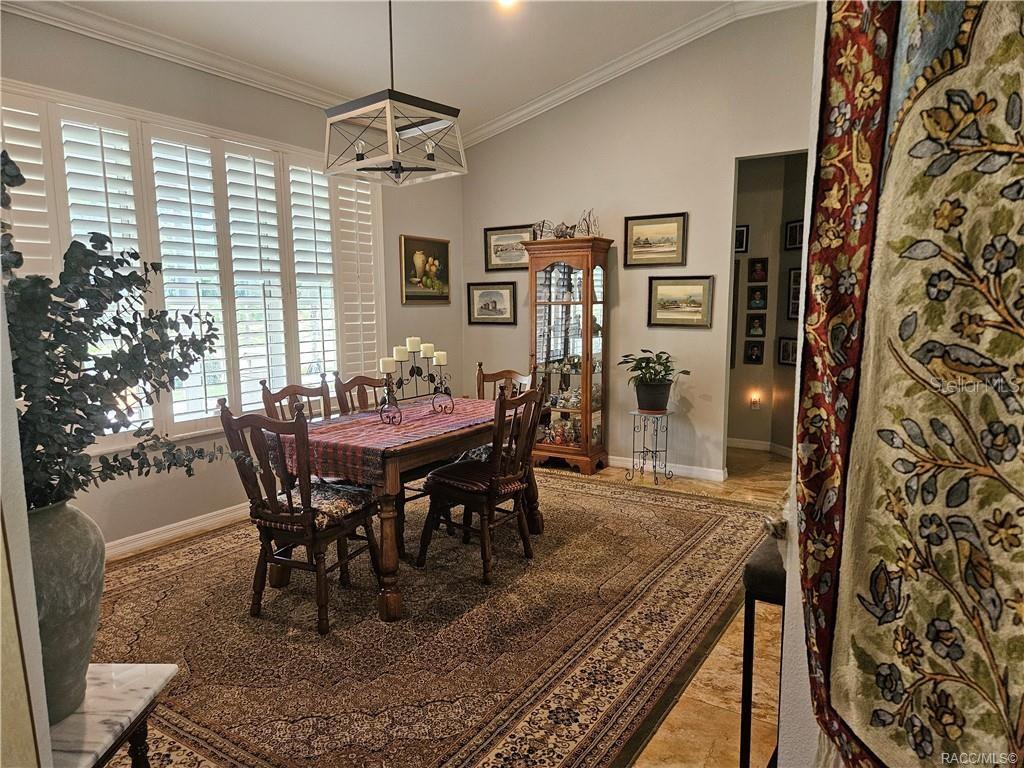 Listing photo id 6 for 4755 El Camino Drive