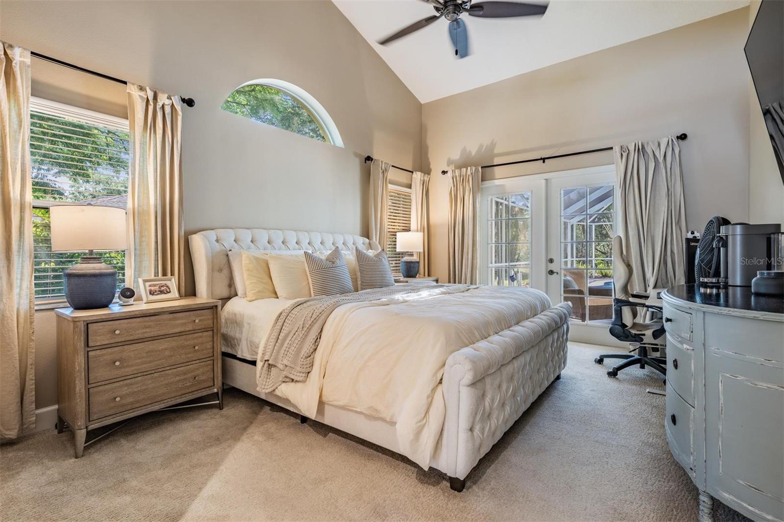 Listing photo id 17 for 4320 Auston Way