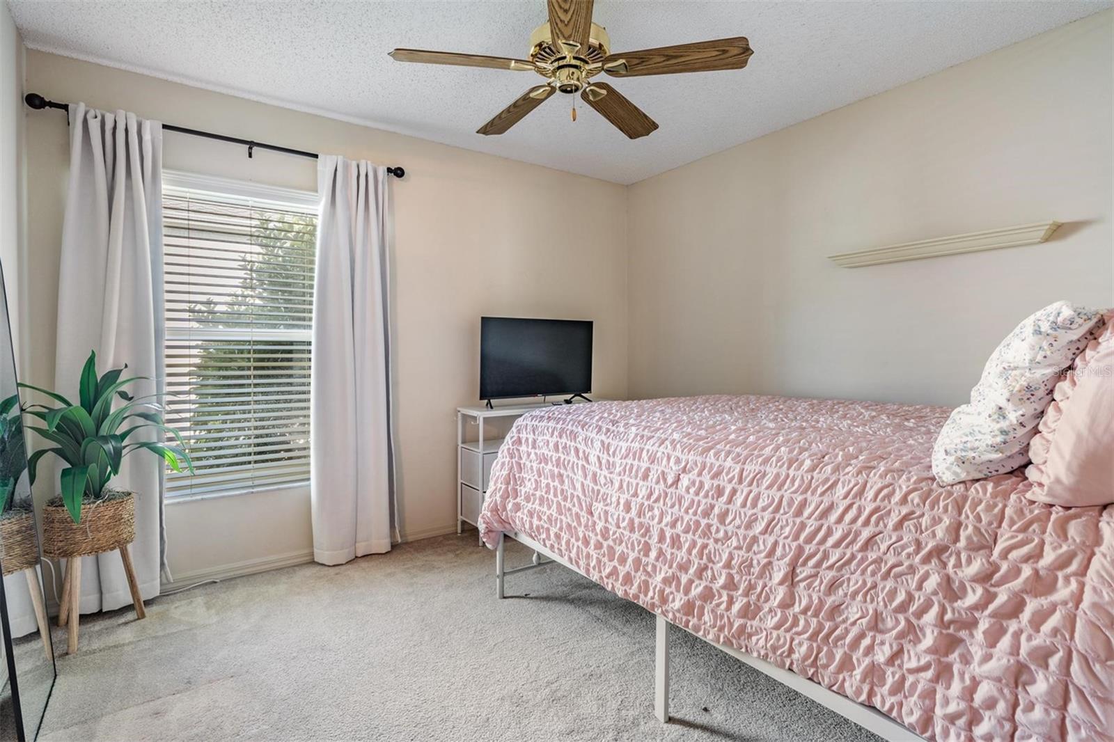 Listing photo id 23 for 4320 Auston Way