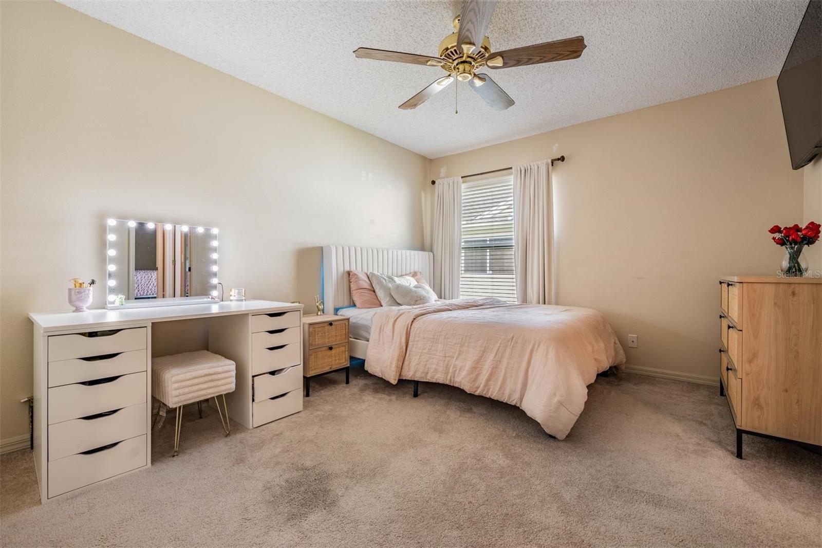 Listing photo id 26 for 4320 Auston Way