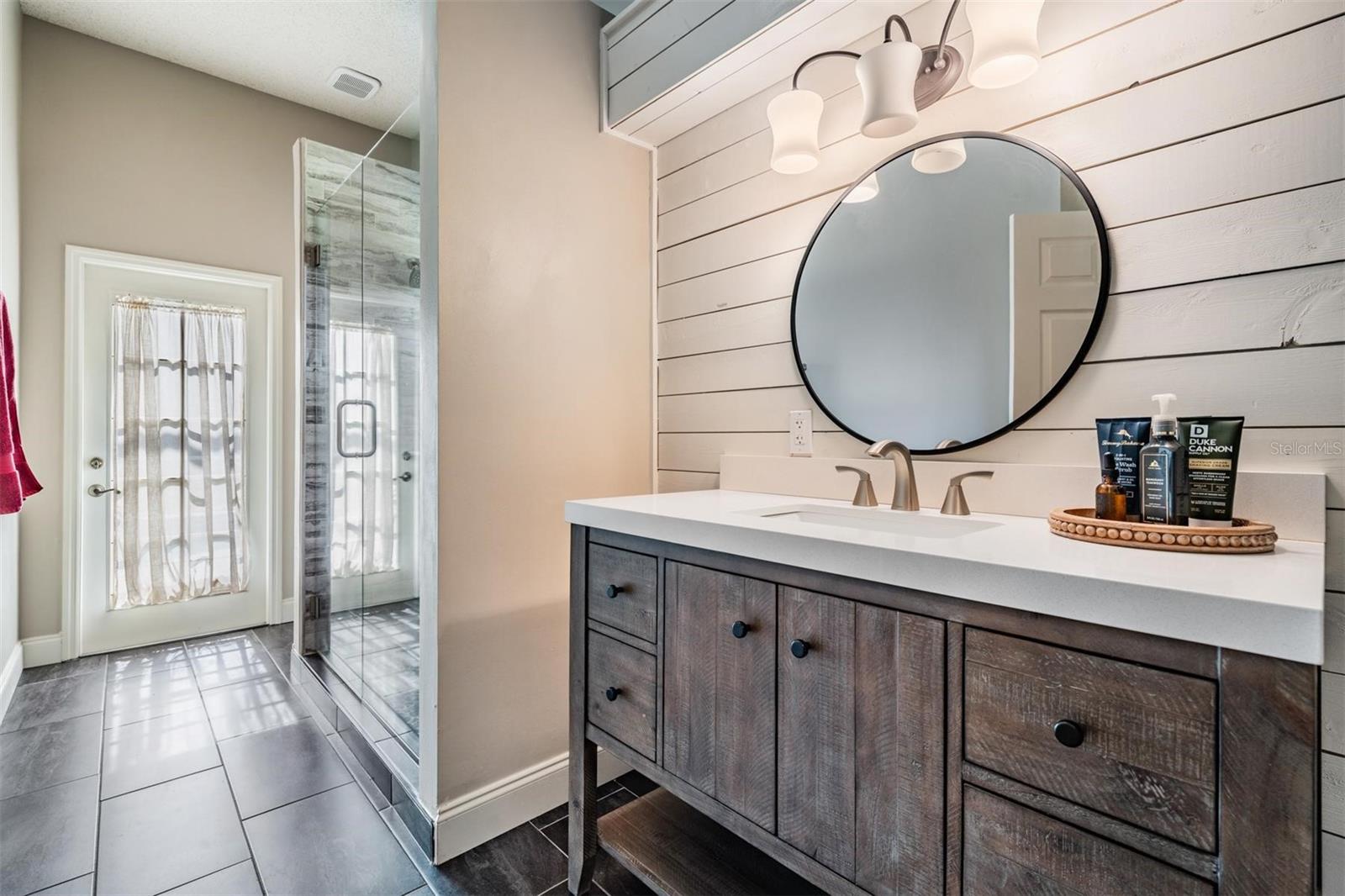 Listing photo id 28 for 4320 Auston Way