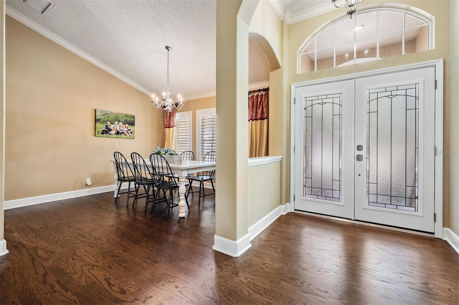 Listing photo id 2 for 4320 Auston Way