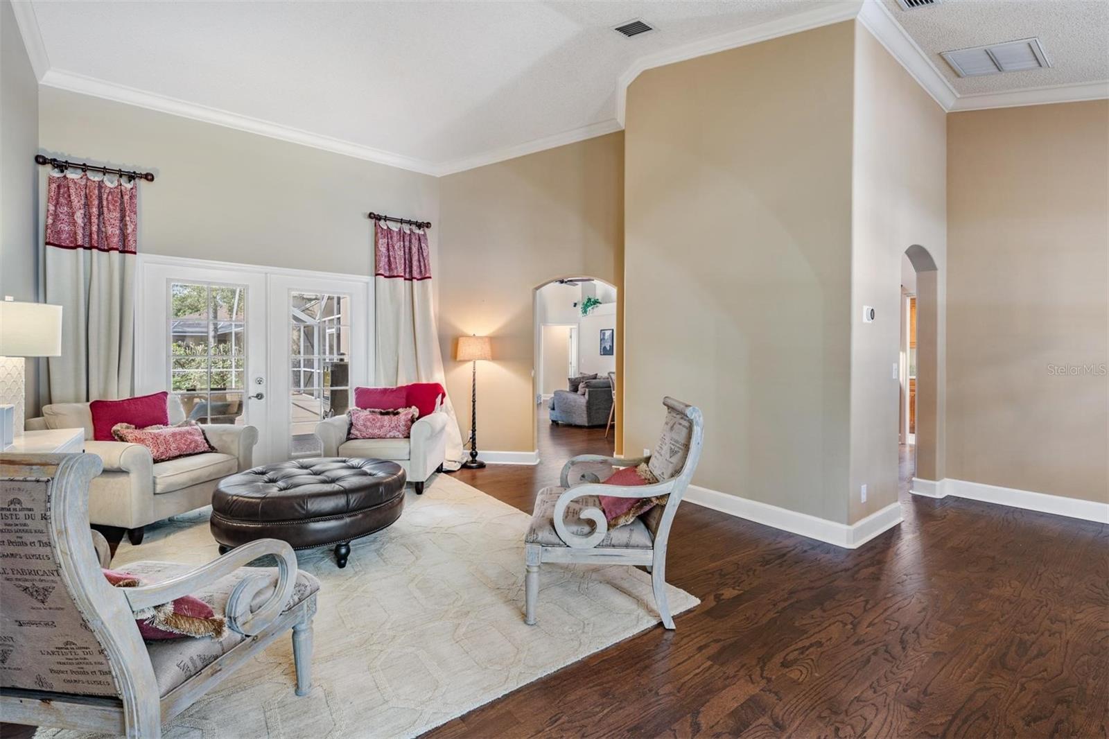 Listing photo id 4 for 4320 Auston Way