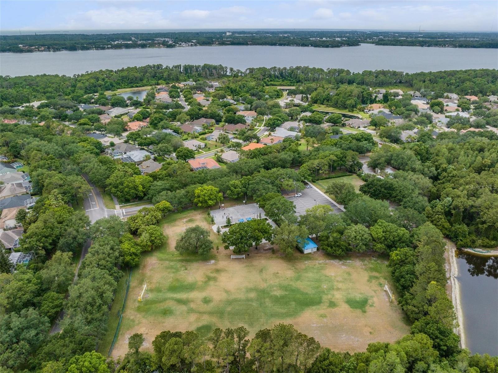 Listing photo id 75 for 4320 Auston Way
