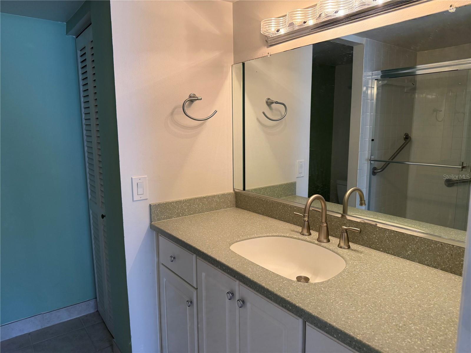 Image 22 of 41 For 1380 Gulf Boulevard 806