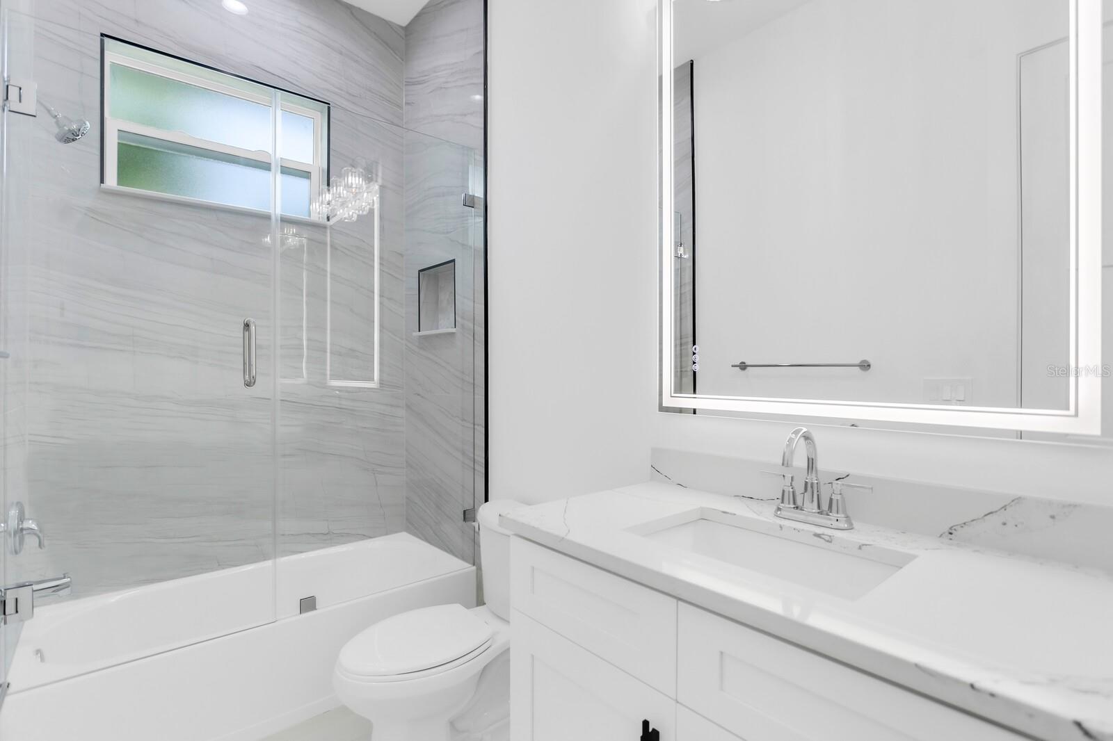 Listing photo id 42 for 3616 Anderson Avenue
