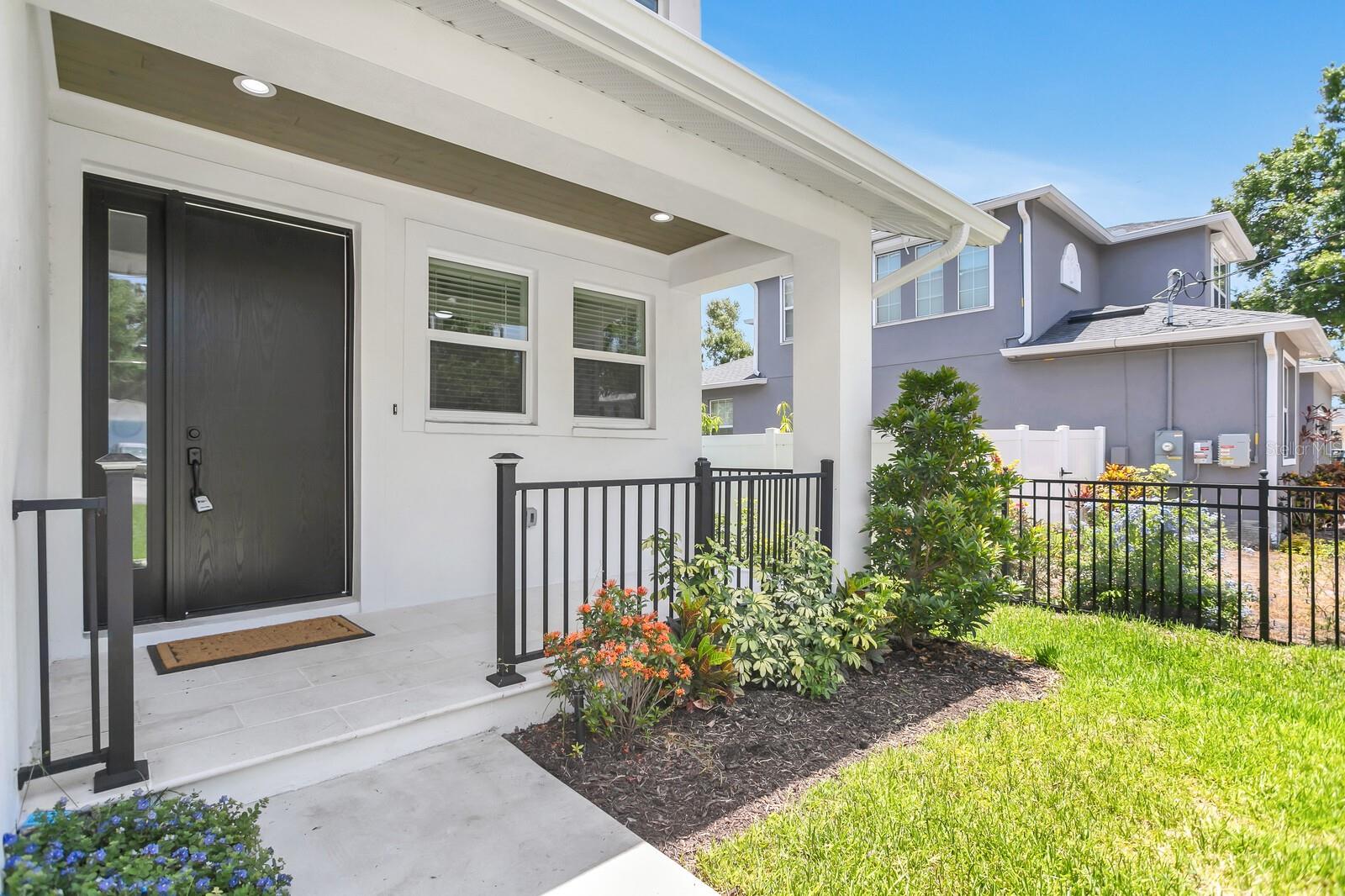 Listing photo id 51 for 3616 Anderson Avenue