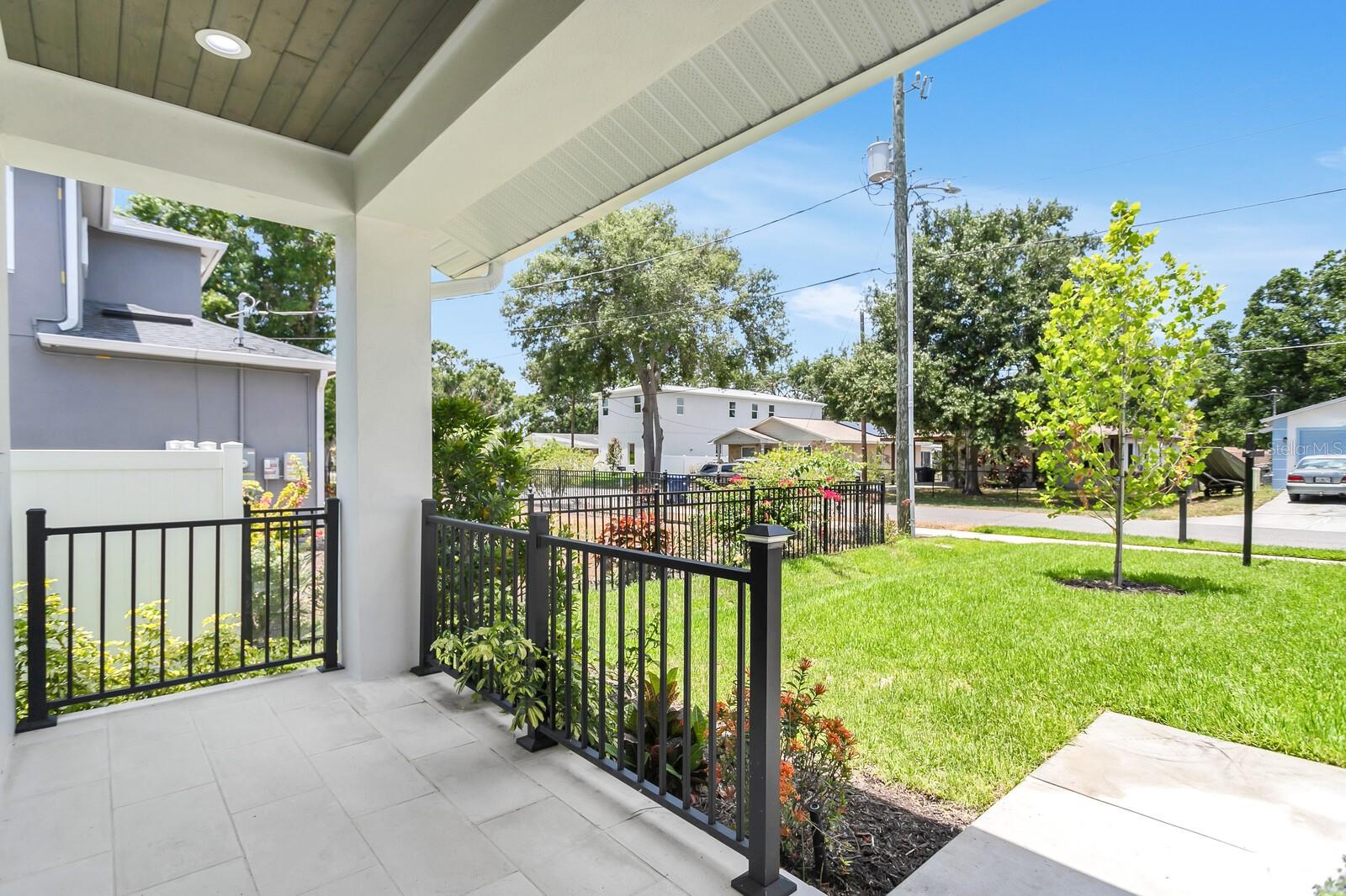 Listing photo id 52 for 3616 Anderson Avenue