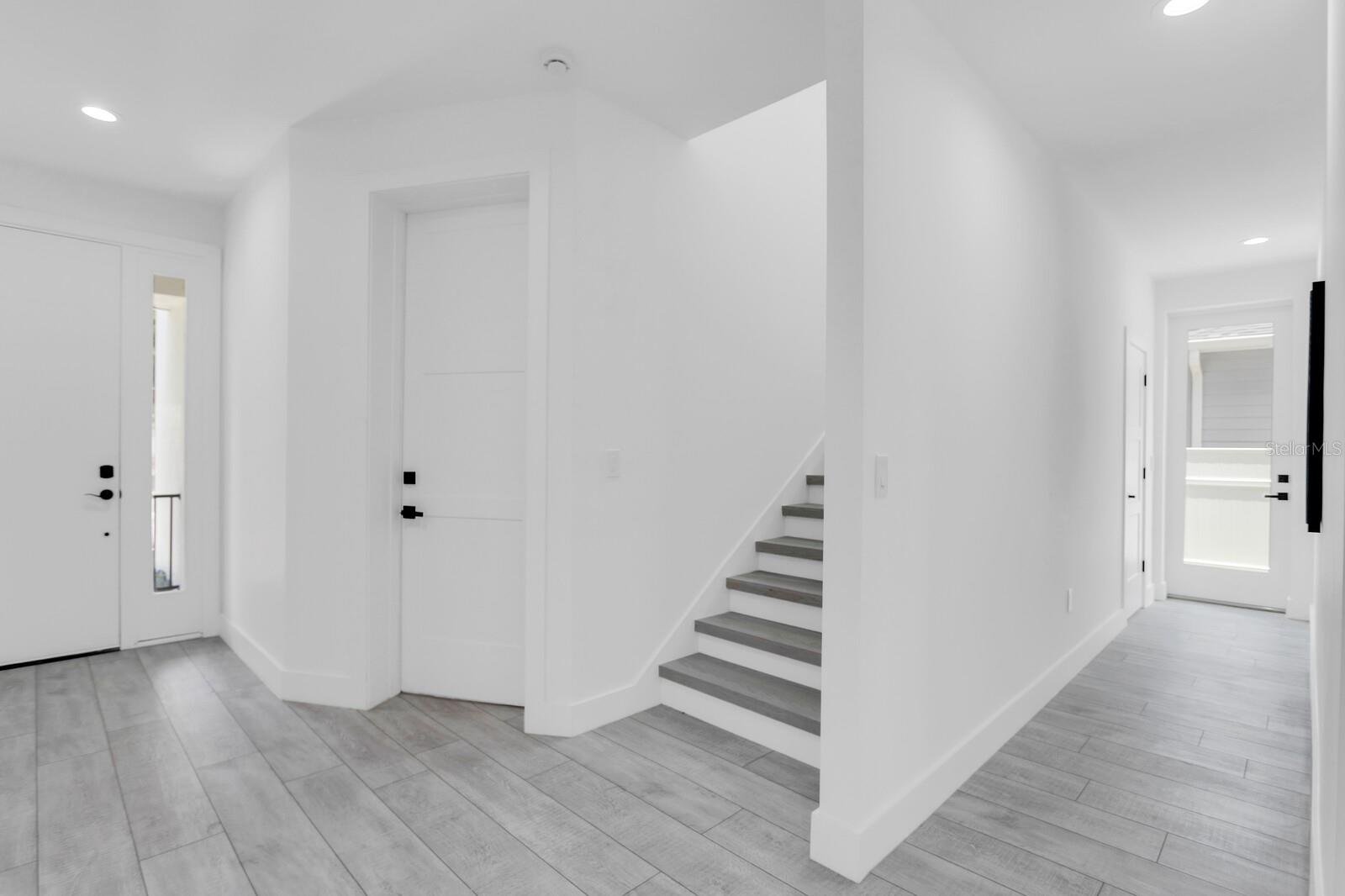 Listing photo id 4 for 3616 Anderson Avenue