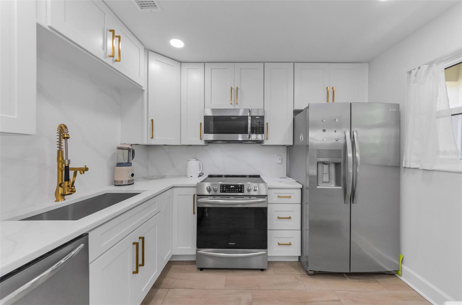 Image 14 of 43 For 2700 Bayshore Boulevard 5210