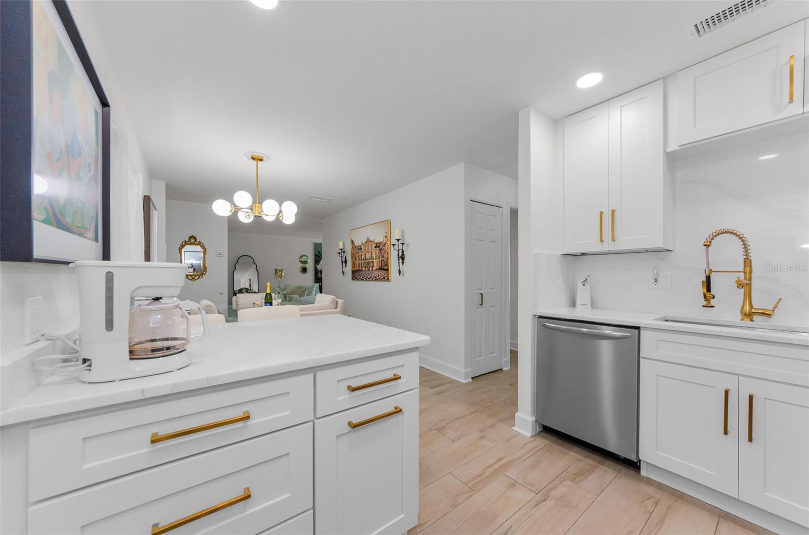 Image 17 of 43 For 2700 Bayshore Boulevard 5210