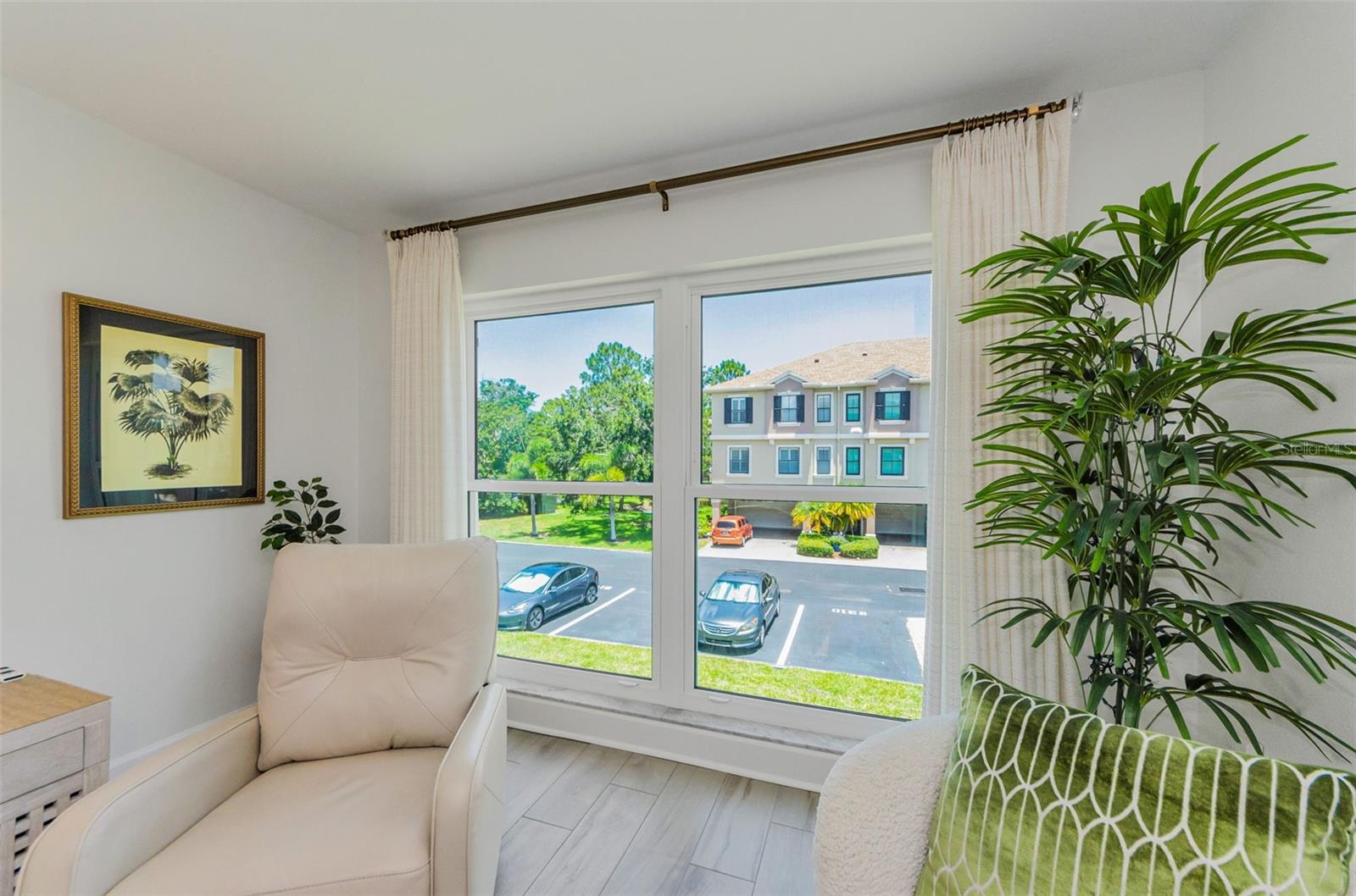 Image 7 of 43 For 2700 Bayshore Boulevard 5210