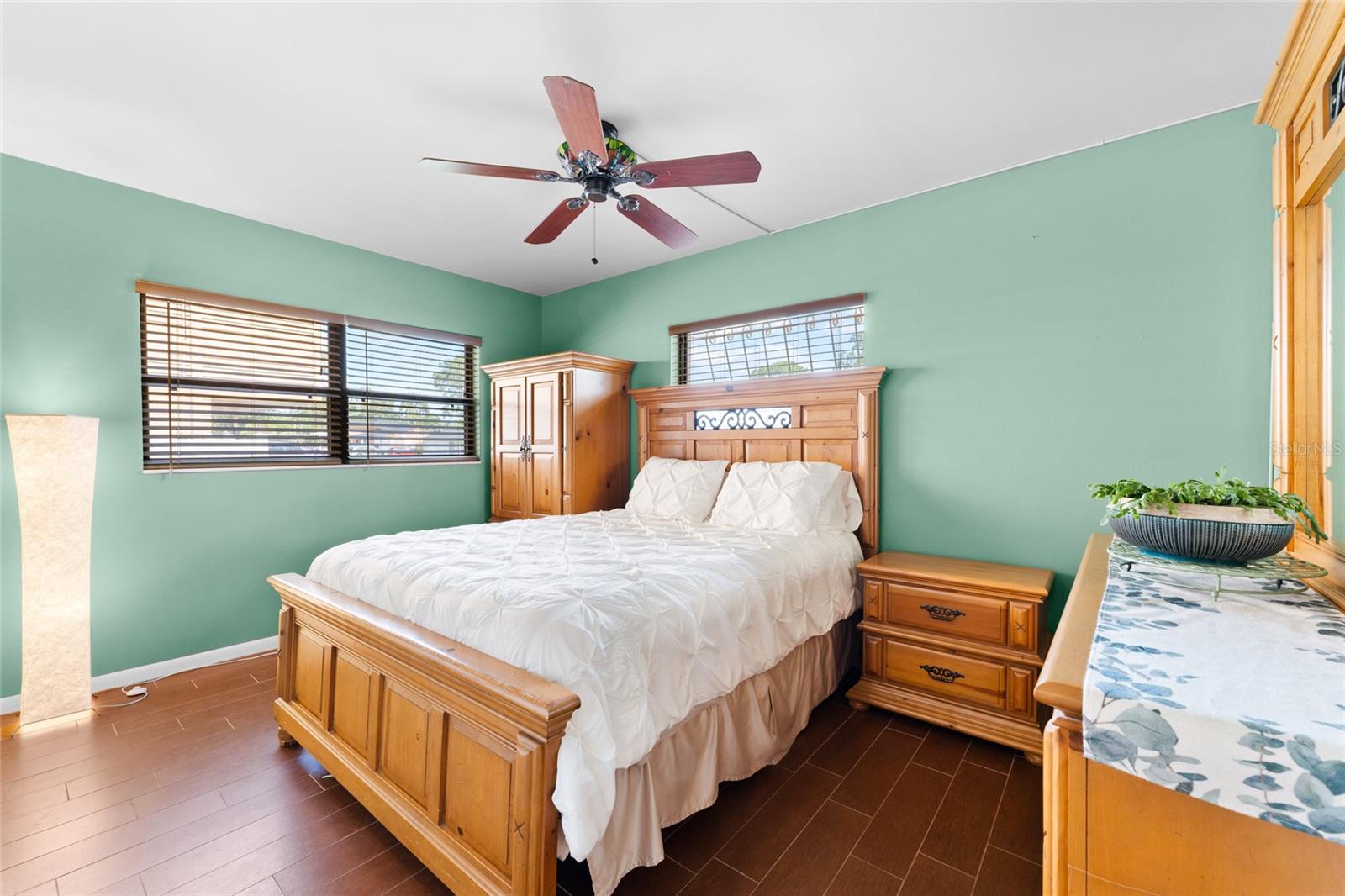 Image 32 of 85 For 8315 W Elm St