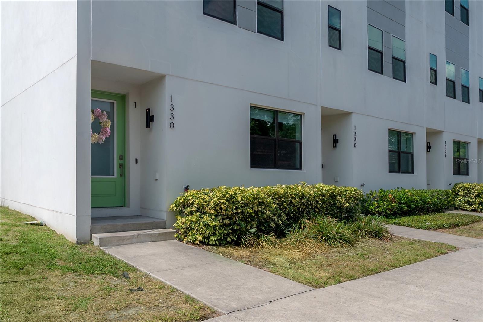 Image 2 of 61 For 1330 Gray Street 1