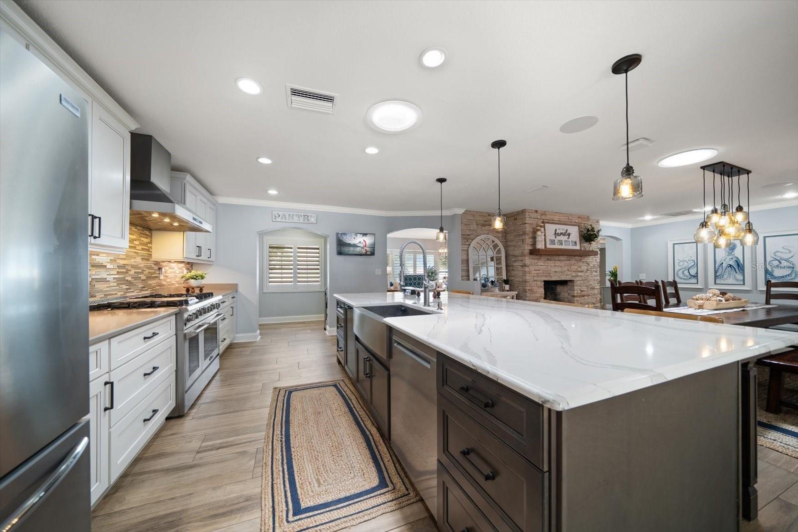 Listing photo id 10 for 10875 131st Street