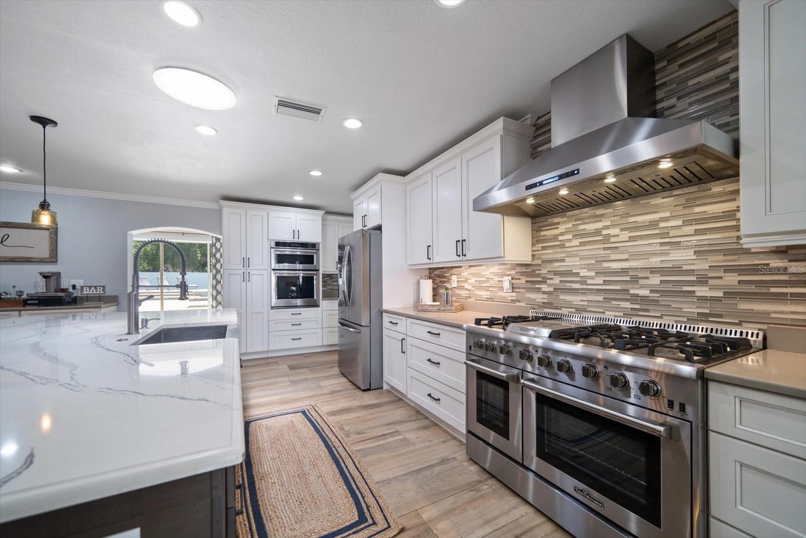 Listing photo id 12 for 10875 131st Street
