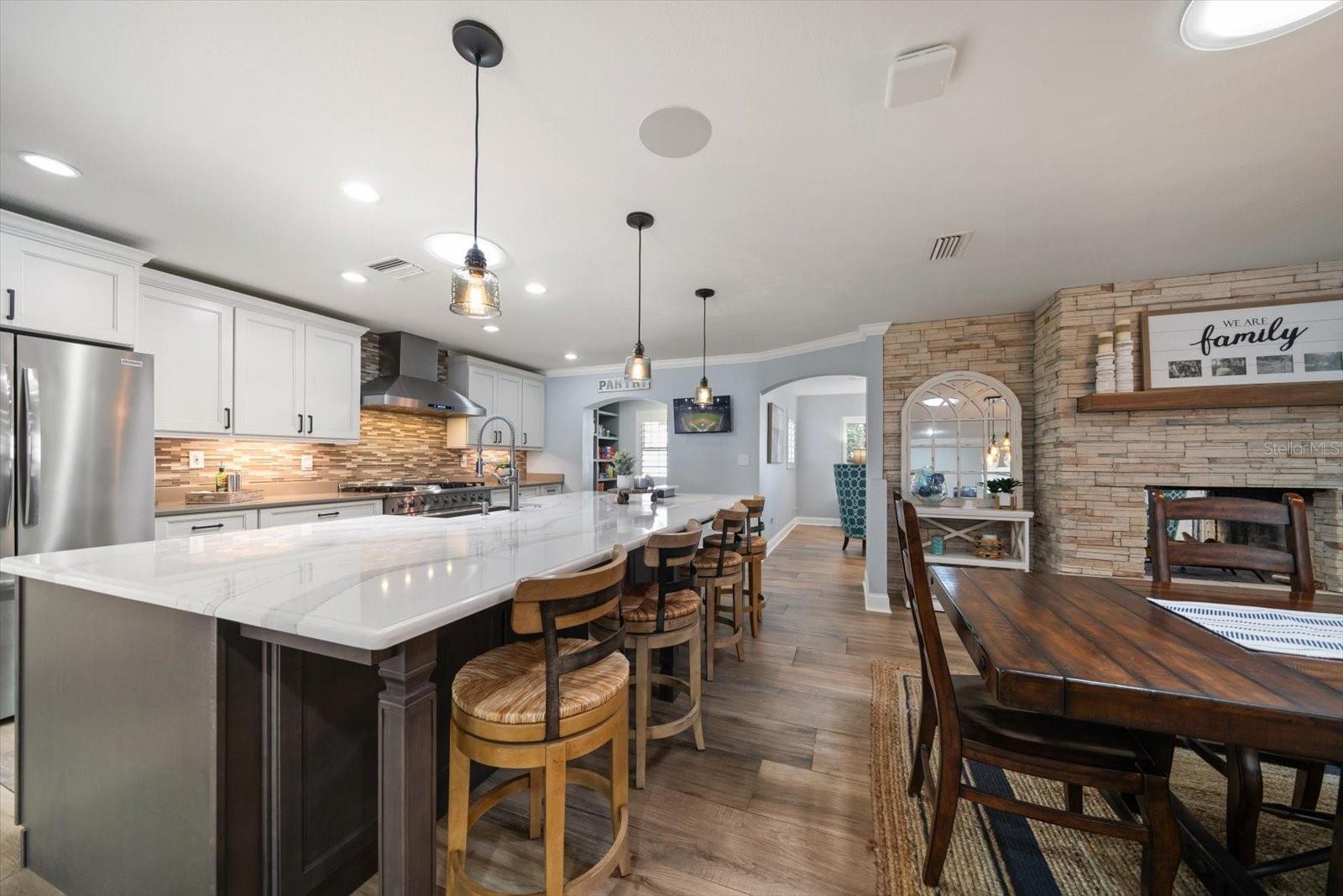 Listing photo id 14 for 10875 131st Street