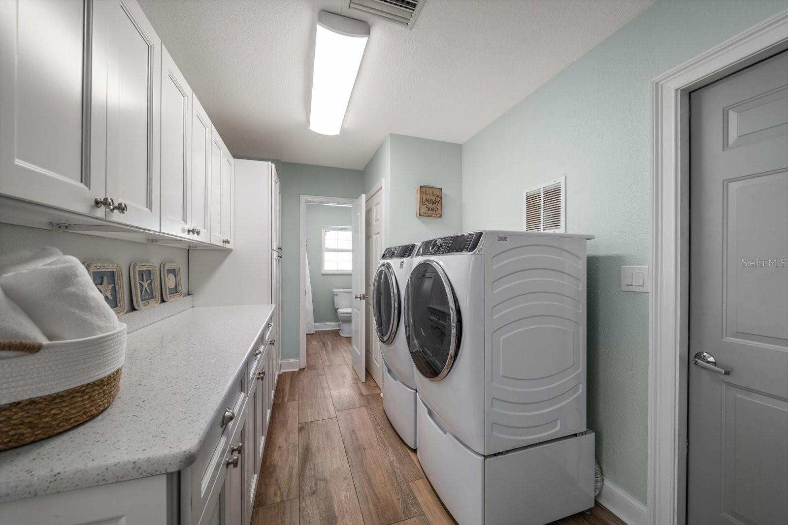 Listing photo id 45 for 10875 131st Street