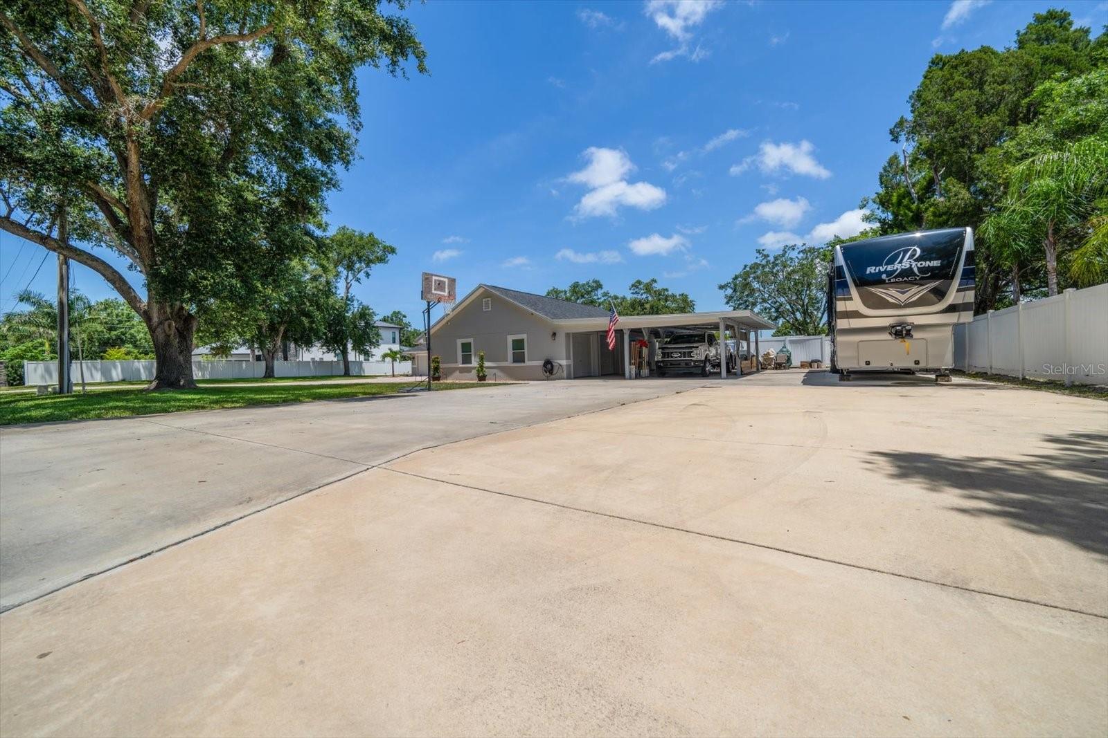 Listing photo id 61 for 10875 131st Street