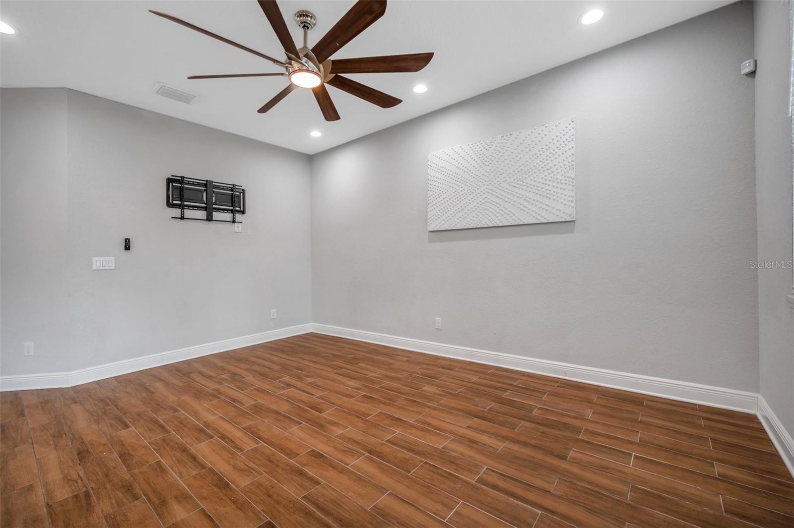 Image 22 of 40 For 8608 Arden Avenue