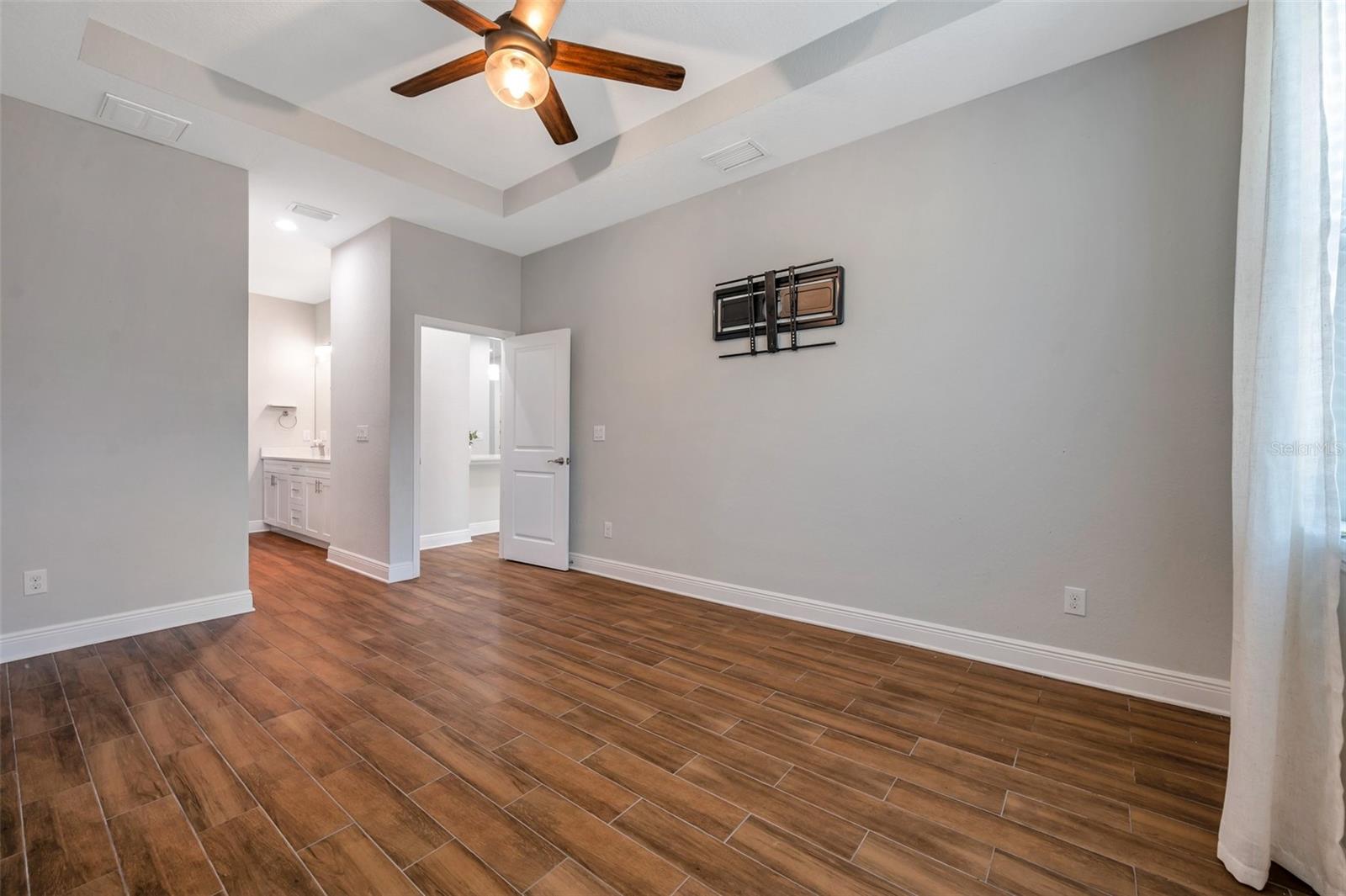 Image 25 of 40 For 8608 Arden Avenue