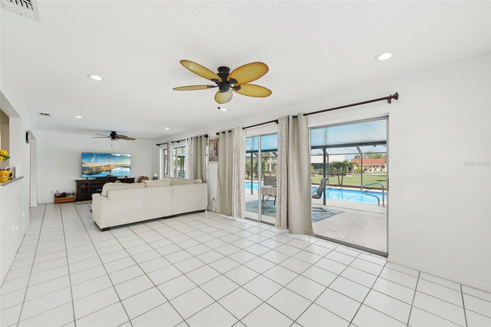 Image 15 of 98 For 202 Grayson Court
