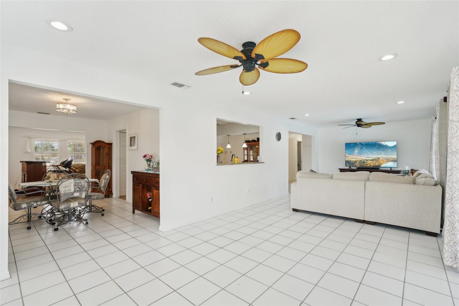 Image 17 of 98 For 202 Grayson Court