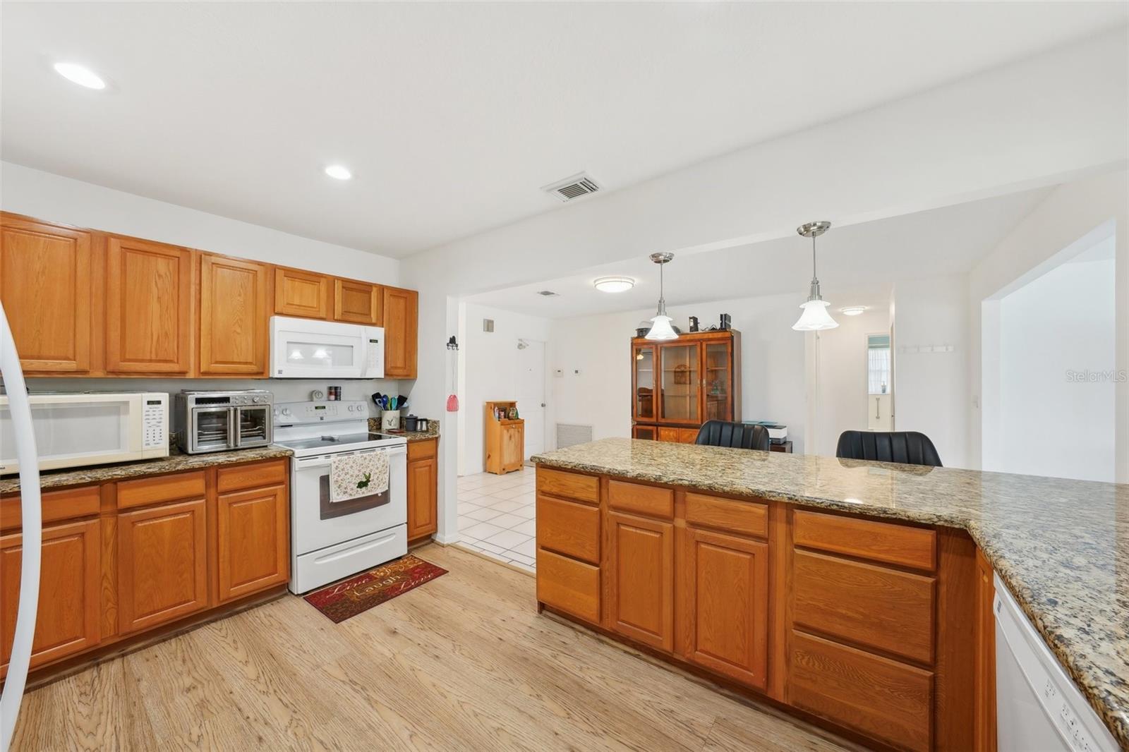 Image 33 of 98 For 202 Grayson Court