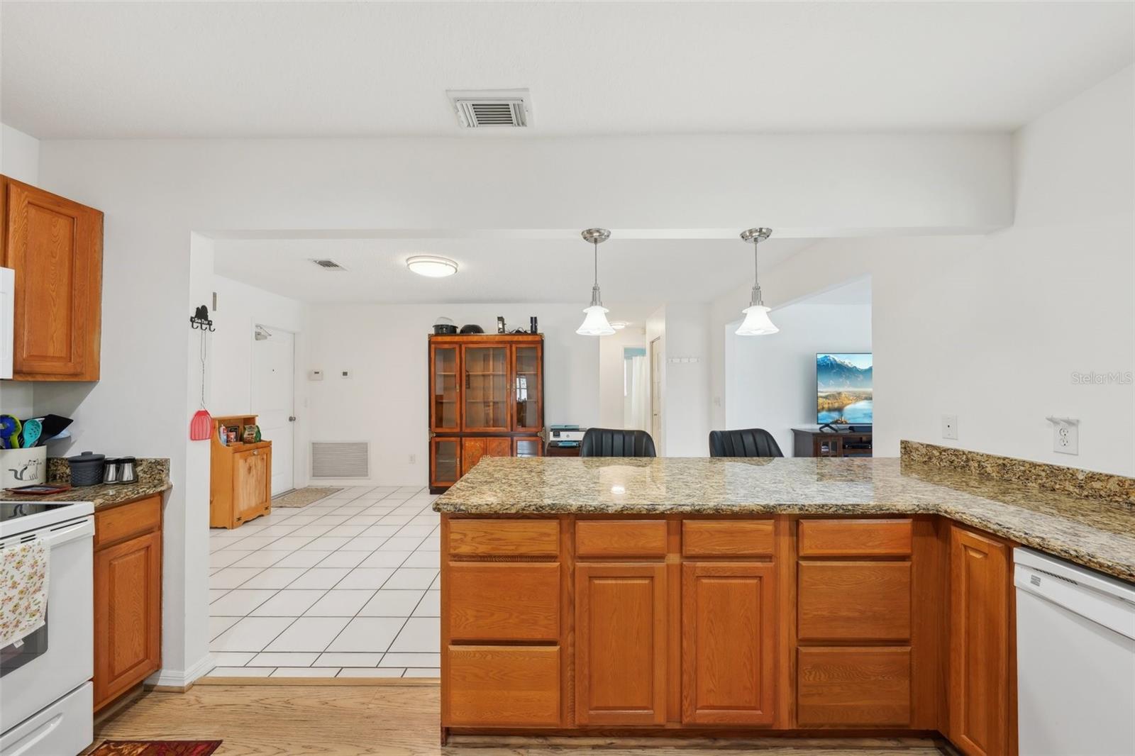 Image 34 of 98 For 202 Grayson Court