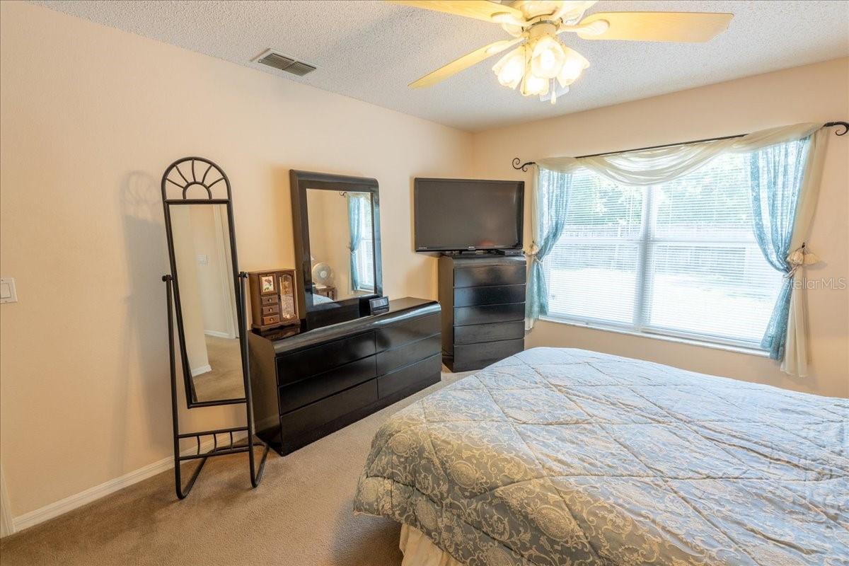 Listing photo id 12 for 2826 Martha Lane