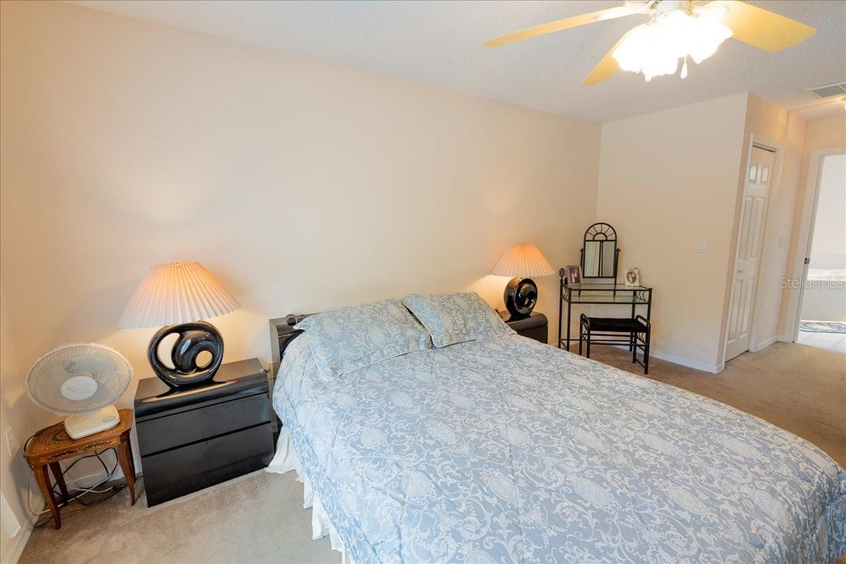 Listing photo id 13 for 2826 Martha Lane
