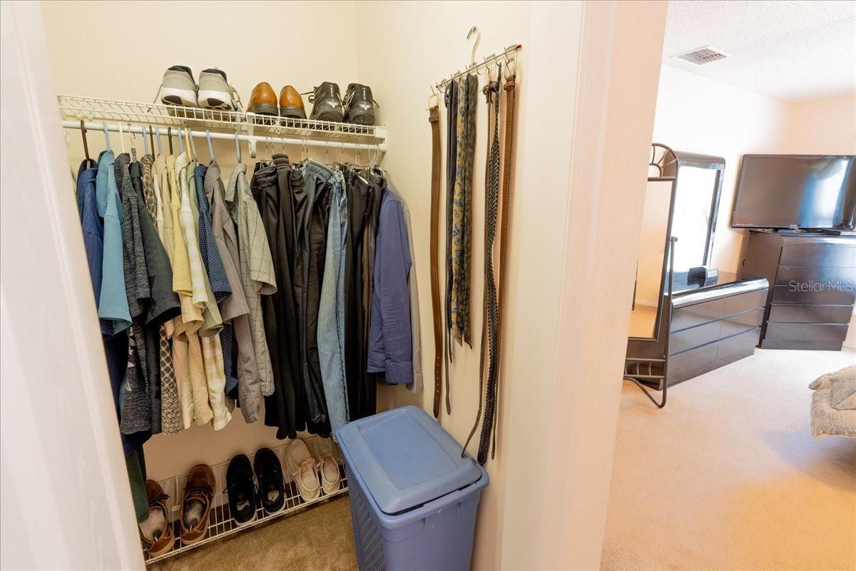 Listing photo id 18 for 2826 Martha Lane