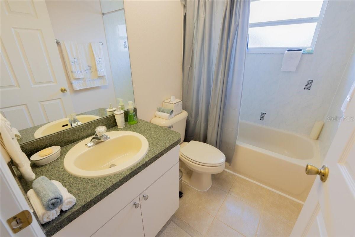 Listing photo id 21 for 2826 Martha Lane