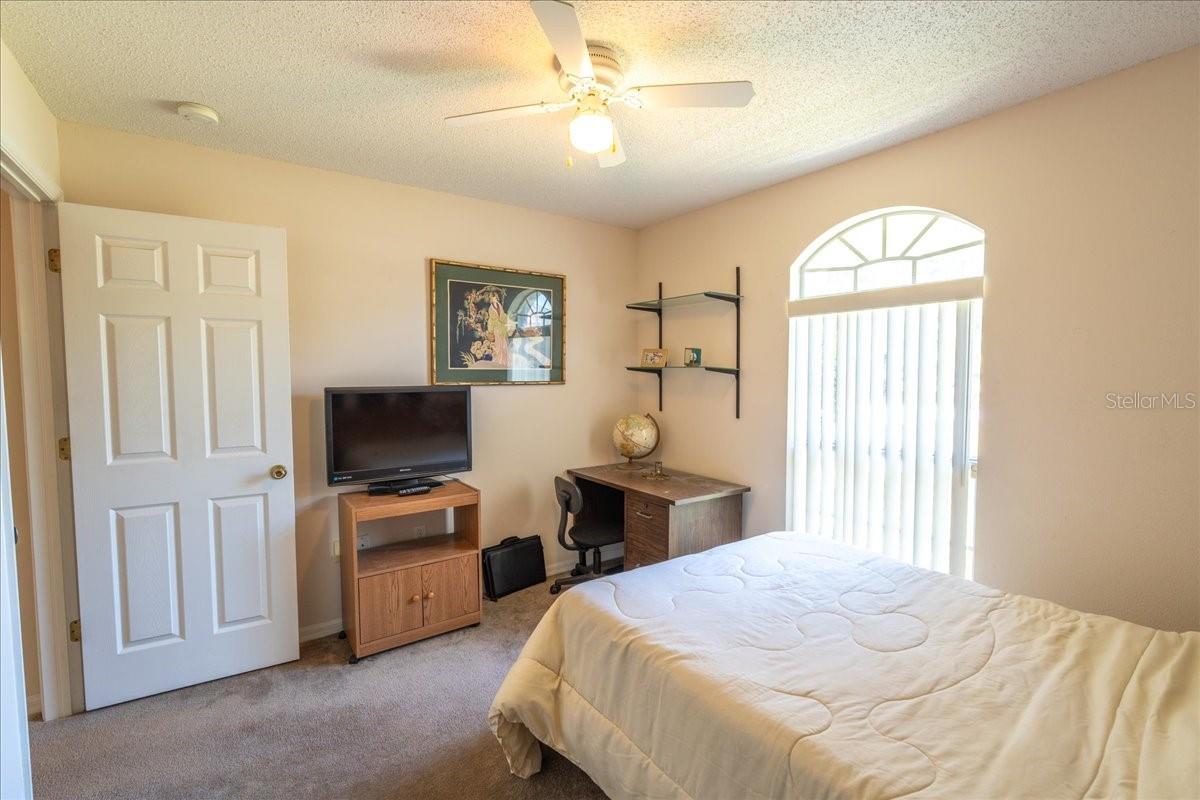Listing photo id 24 for 2826 Martha Lane