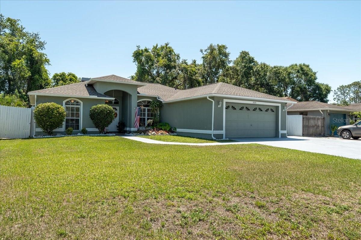 Listing photo id 1 for 2826 Martha Lane