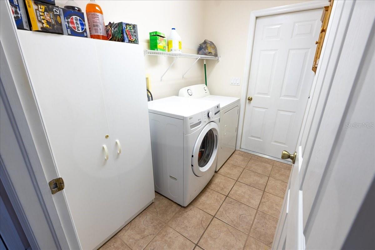 Listing photo id 30 for 2826 Martha Lane