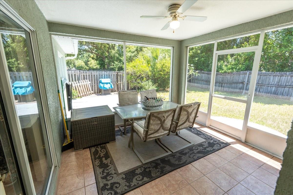 Listing photo id 33 for 2826 Martha Lane