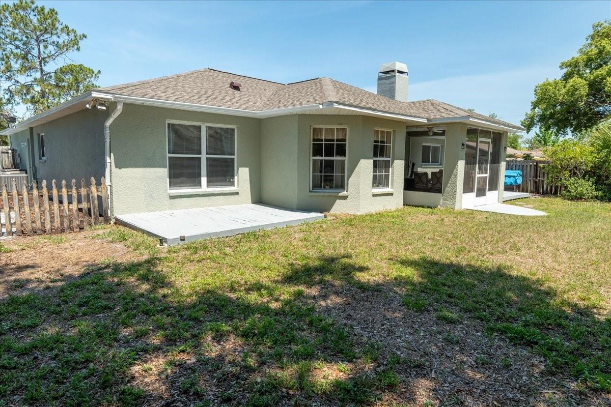 Listing photo id 35 for 2826 Martha Lane
