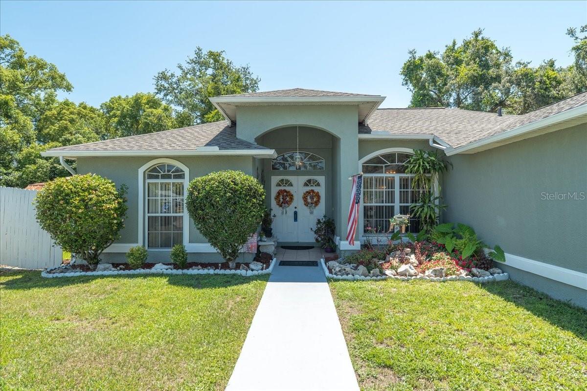 Listing photo id 2 for 2826 Martha Lane