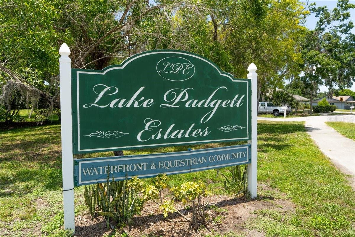 Listing photo id 39 for 2826 Martha Lane
