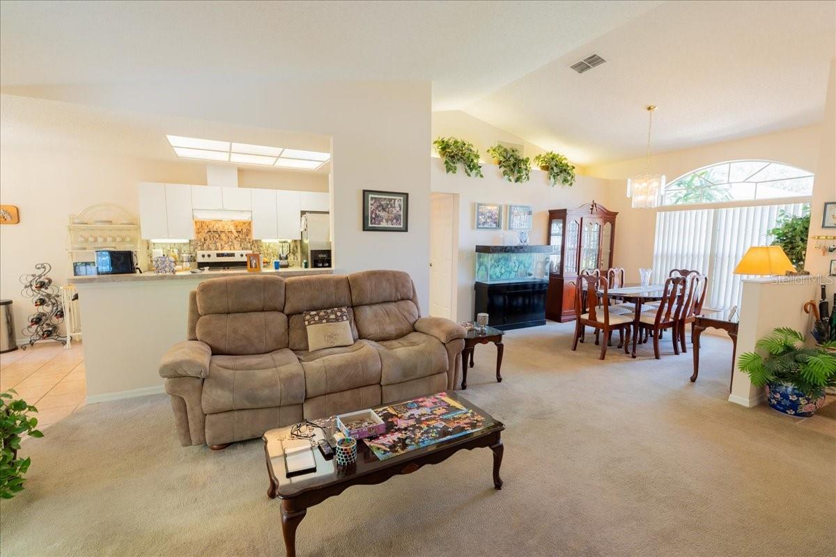 Listing photo id 4 for 2826 Martha Lane
