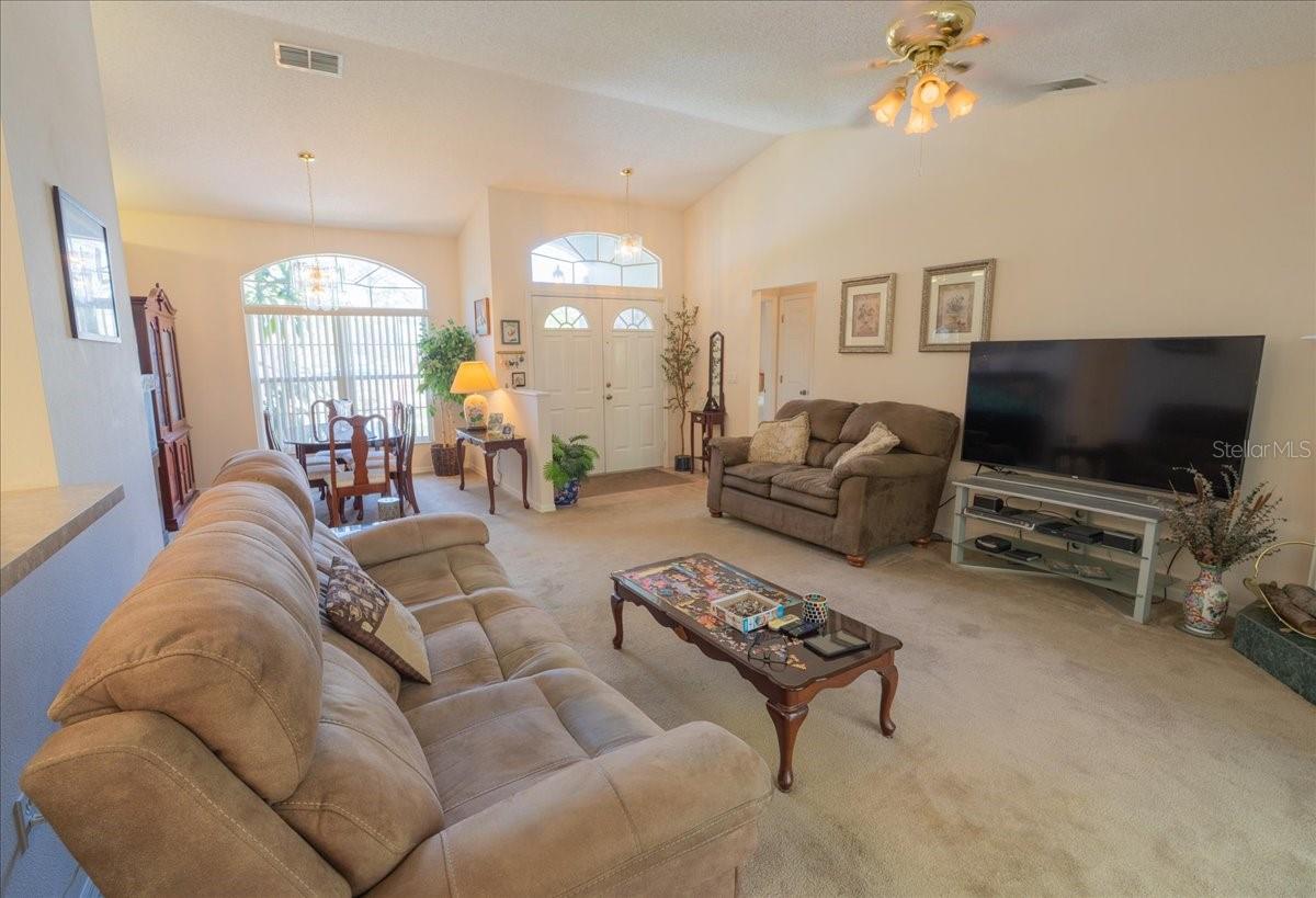 Listing photo id 5 for 2826 Martha Lane