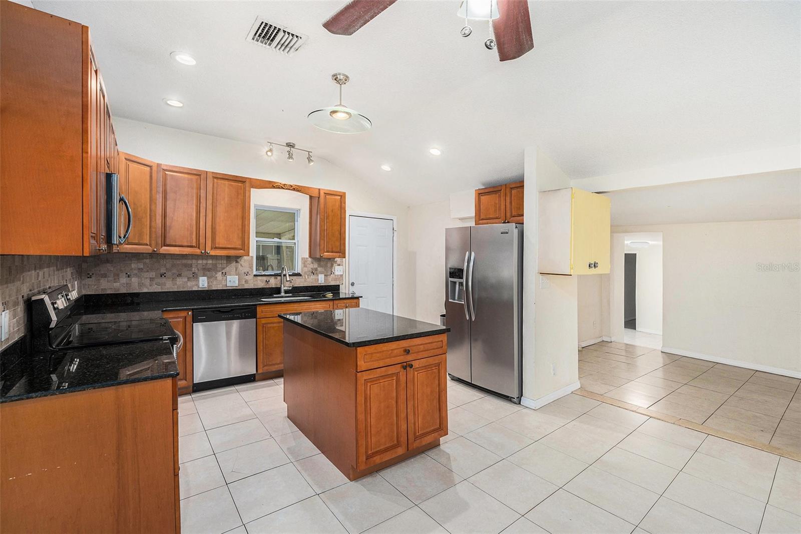 Image 10 of 30 For 6024 90th Avenue N