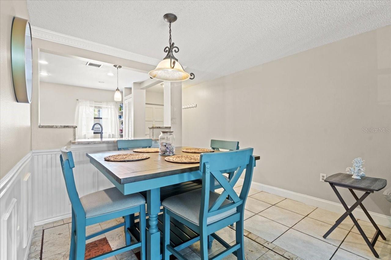 Listing photo id 9 for 2650 Countryside Boulevard A210