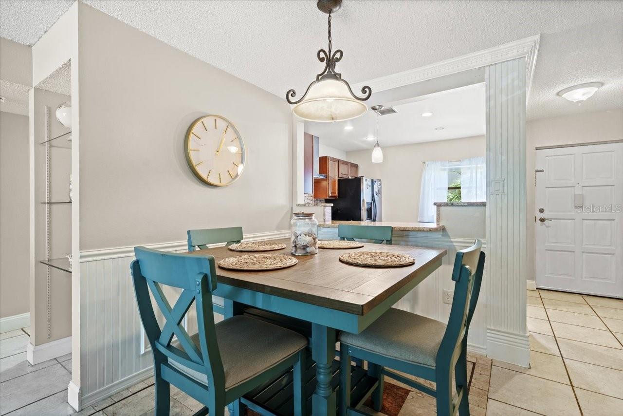 Listing photo id 11 for 2650 Countryside Boulevard A210