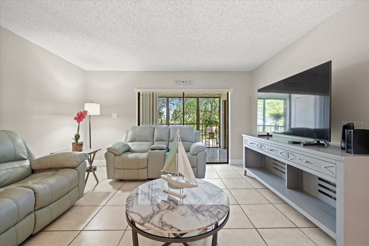 Listing photo id 14 for 2650 Countryside Boulevard A210