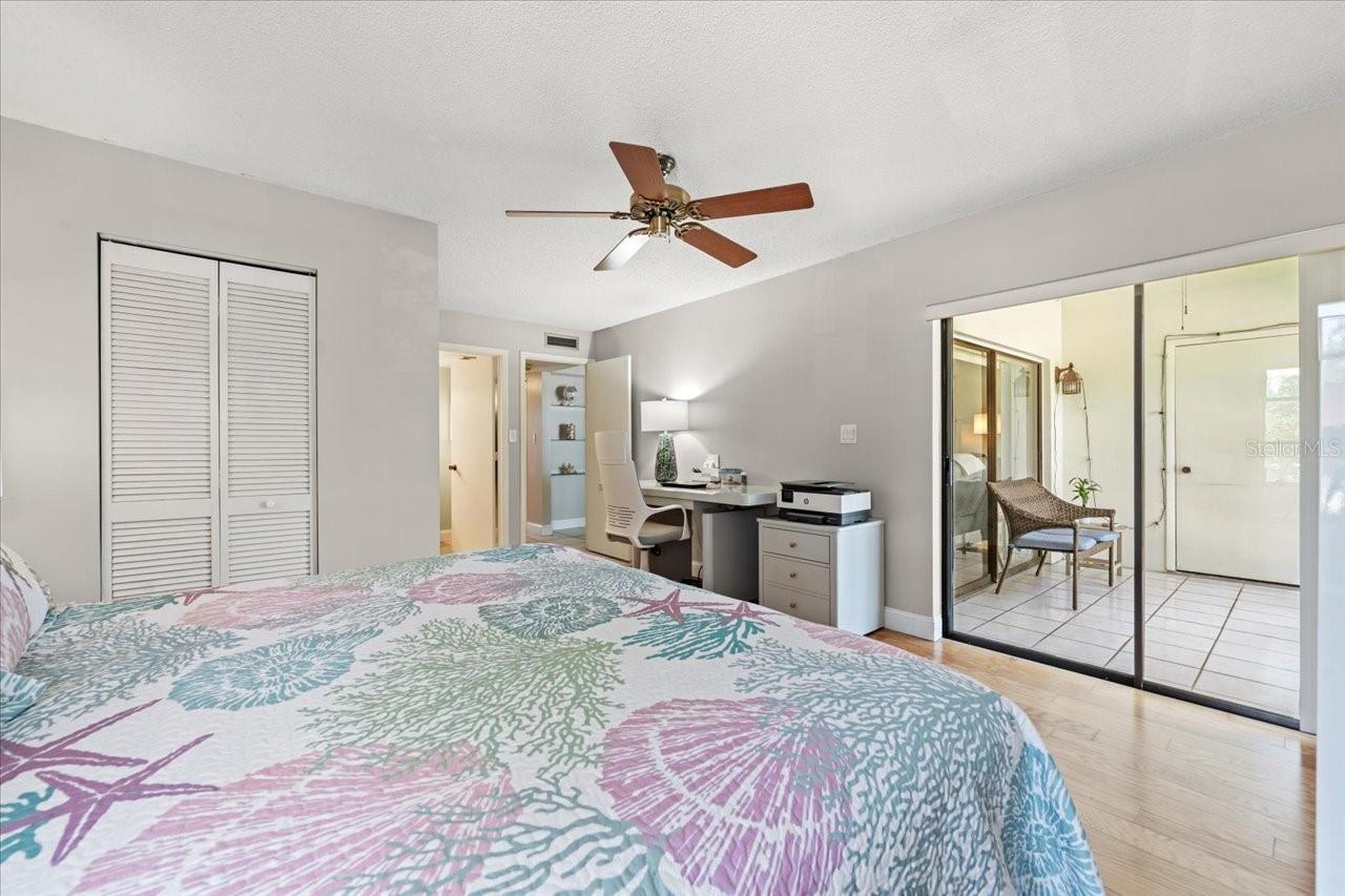 Listing photo id 19 for 2650 Countryside Boulevard A210