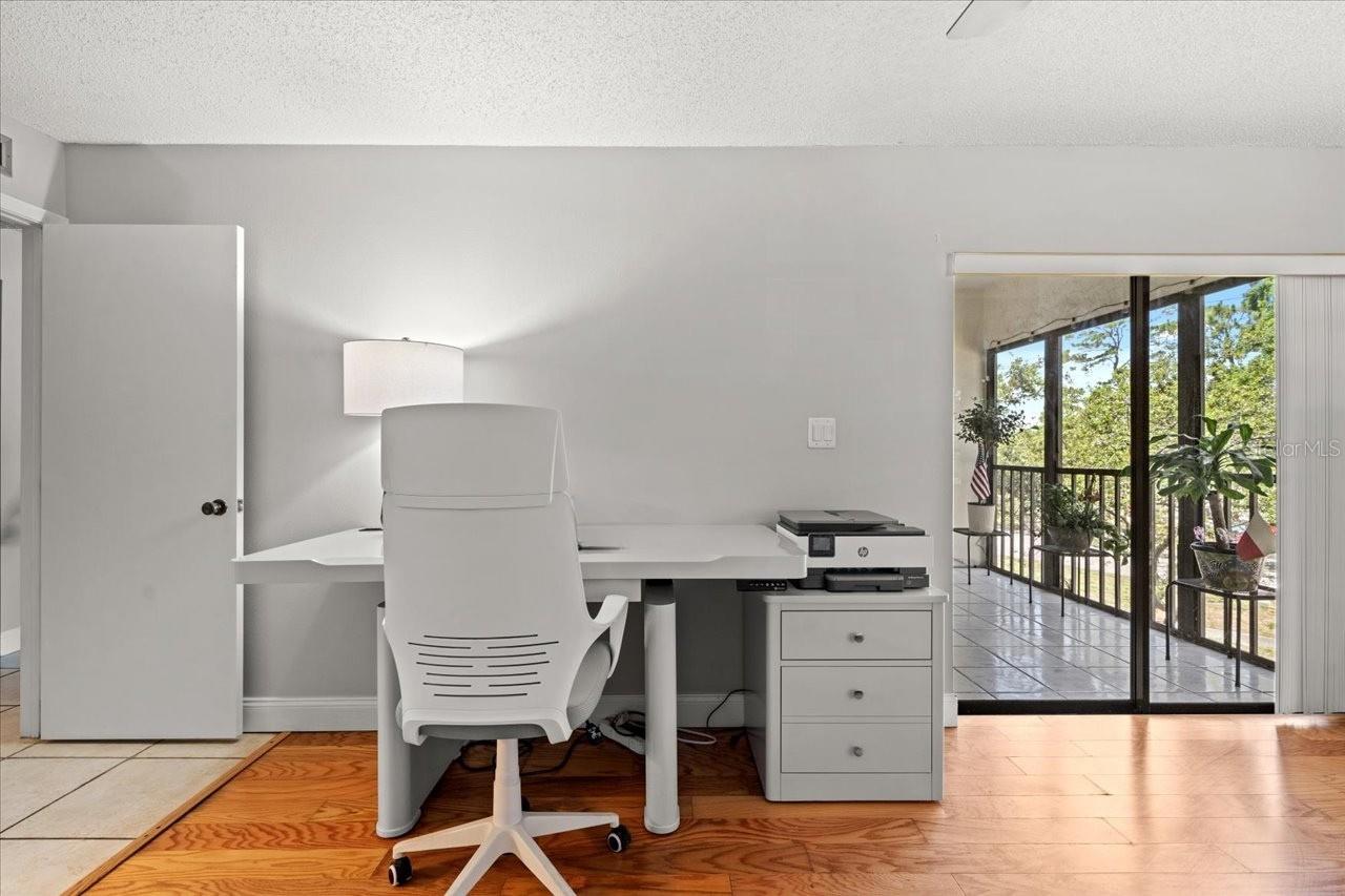 Listing photo id 20 for 2650 Countryside Boulevard A210